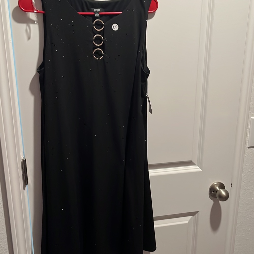 Dresses - Picture 12 of 12